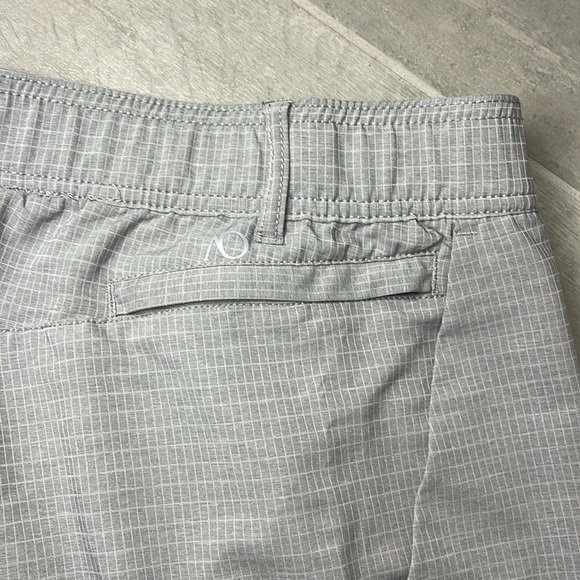 AndersonOrd Performance Apparel Heather Grey Shorts - Picture 5 of 8